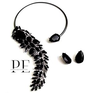 Black statement set necklace